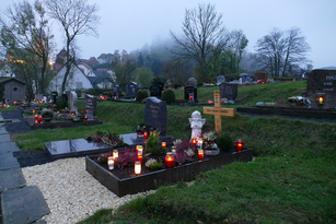 „Seelenlichter“ auf dem Naumburger Friedhof